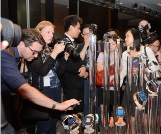 ˶ƳǻֱZenwatch˶ǻֱvivowatch֮1ҲASUS ZenWatch 2 