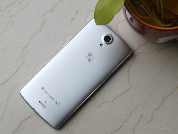 手机背面 手机背面