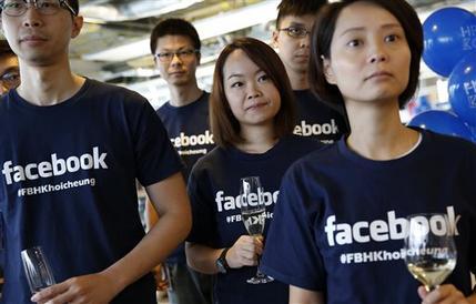 Facebook野蛮扩张 市值首超沃尔玛