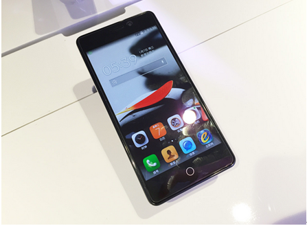 图为TCL 续航+(P618L/电信4G)