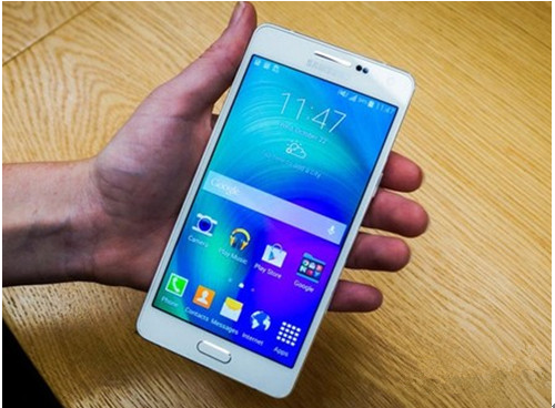 图为三星GALAXY A3