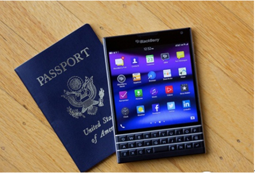 图为黑莓Q30