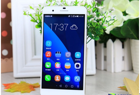 图为华为荣耀6 Plus