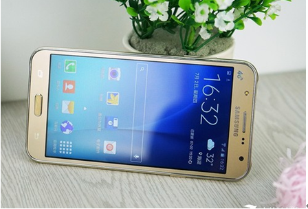 三星j7