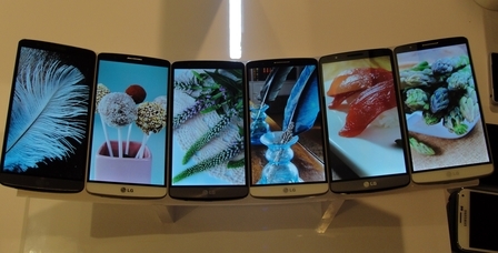 LG G3 的塑料外壳具有金属质感。该款手机最大特色为2K高解析荧幕以及激光(laser)自动对焦功能。 LG G3 的塑料外壳具有金属质感。该款手机最大特色为2K高解析荧幕以及激光(laser)自动对焦功能。