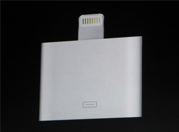 iPhone5的三个麦克风底部