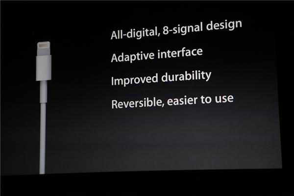 iPhone5的三个麦克风前