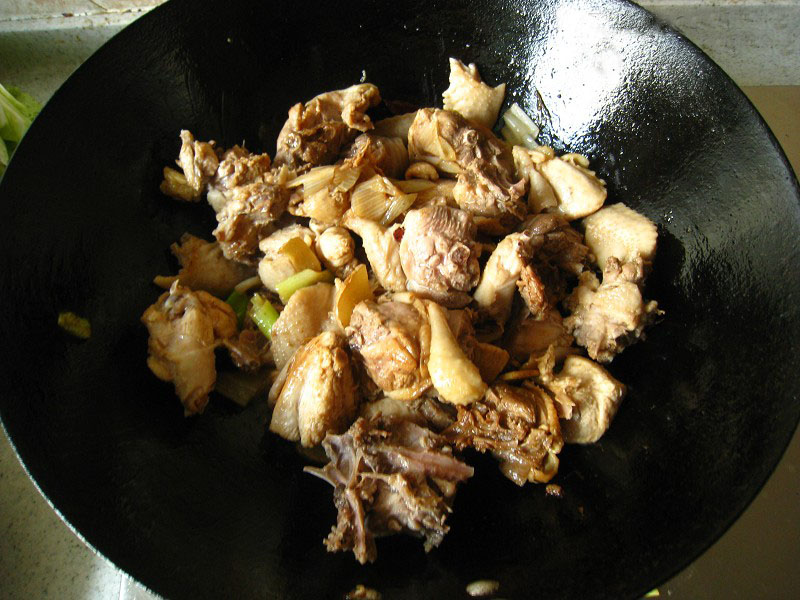 炒完葱,不是炒鱿鱼,是炒小鸡