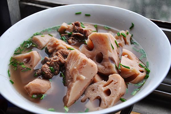 每逢吃藕倍思亲