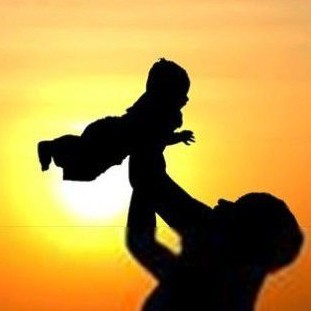 男子因哭闹踢死女儿