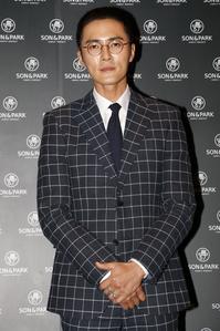 赵东赫为拍摄全裸也可