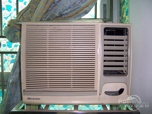 【窗式空调器安装步骤】用水平仪检查空调器是否水平 【窗式空调器安装步骤】用水平仪检查空调器是否水平