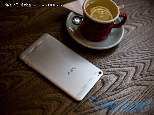 7寸巨屏1999元 华为荣耀X2现货不用抢