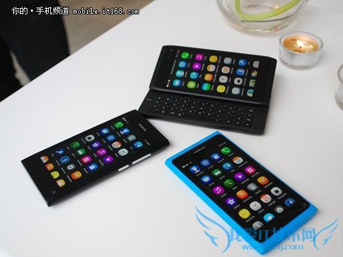 侧滑全键盘+MeeGo 诺基亚N950真机赏析