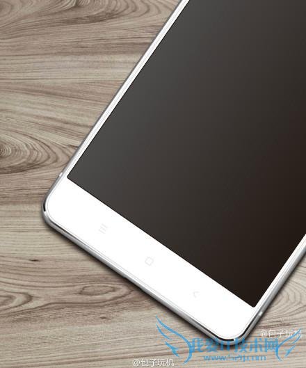 红米 note3 白色前面板真机曝光 超窄边框比小米 4C 更漂亮