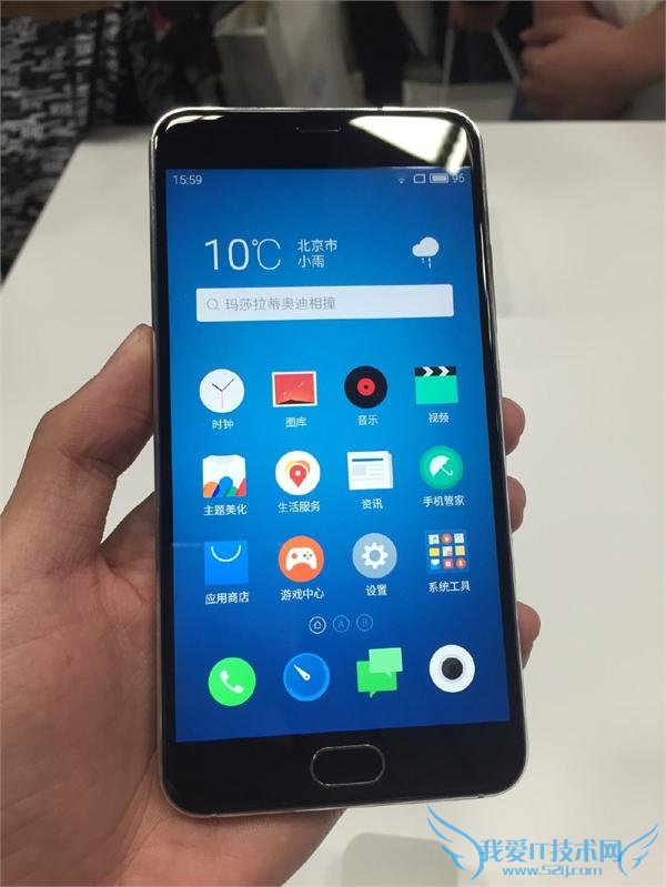 不少人已经在问“魅蓝 metal 来了,还有什么理由购买魅族 MX5”,其实仔细考量这两款手机,相同之处明显,但差异之处同样不容忽视,这篇文章我们就来谈谈魅族 MX5 相较魅蓝 metal 的 5 大相同点和 6 大差异之处,