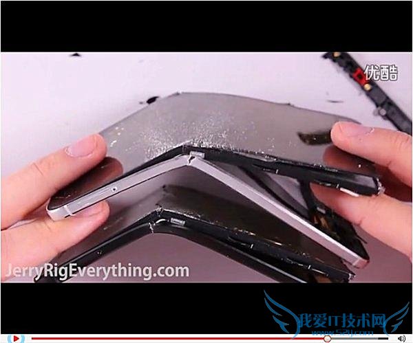 谷歌 Nexus 6P 掰弯测试一掰就断 硬件设计缺陷华为挨批