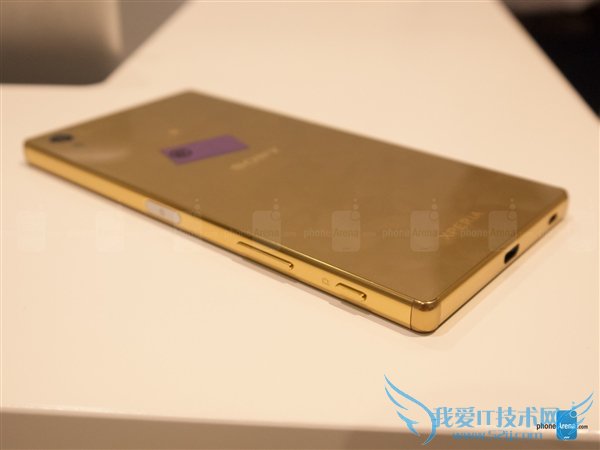 全球首款4K屏!索尼Xperia Z5 Premium真机图赏