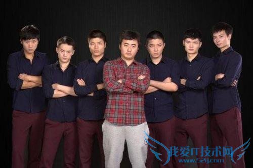 LOL战队地震:大哥灵药诺夏Uzi全部退役 朱佳文顶替ADC