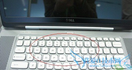 采用巧克力键盘的戴尔笔记本