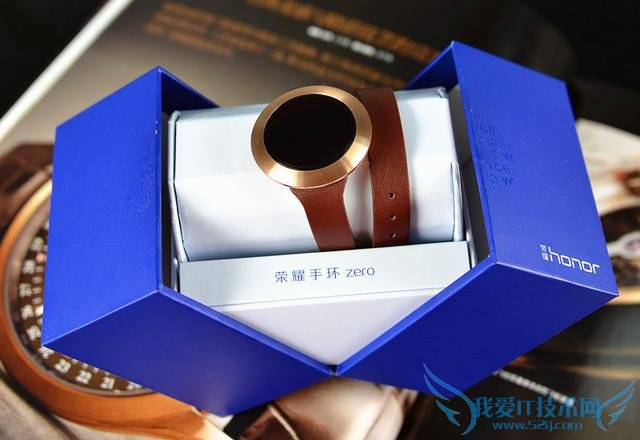 女性手腕上的荣耀——荣耀手环zero SS版