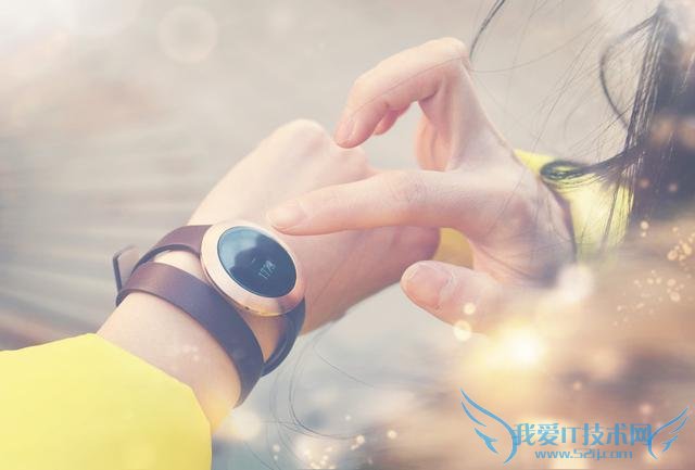 女性手腕上的荣耀——荣耀手环zero SS版