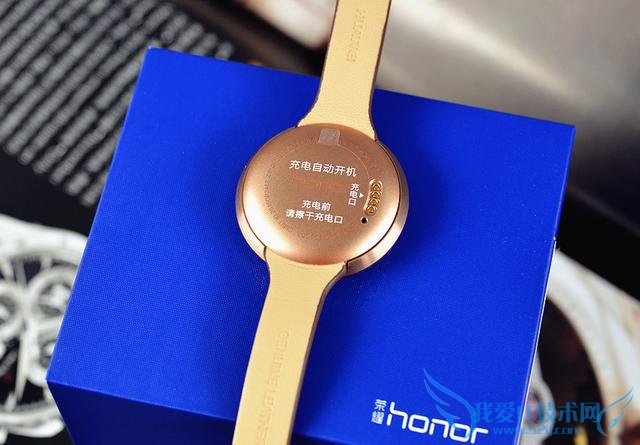 女性手腕上的荣耀——荣耀手环zero SS版