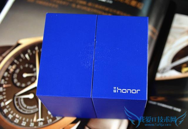 女性手腕上的荣耀——荣耀手环zero SS版