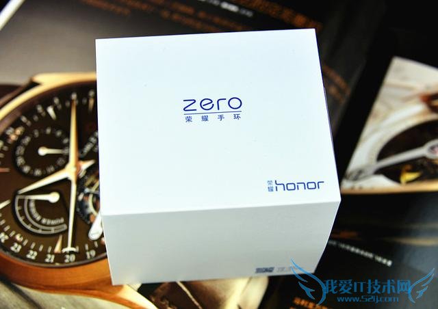 女性手腕上的荣耀——荣耀手环zero SS版