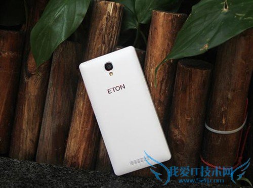 超唯美4.5寸4000毫安双卡手机 亿通P305图赏