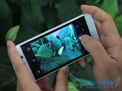 超唯美4.5寸4000毫安双卡手机 亿通P305图赏