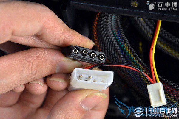 机箱散热风扇供电连接