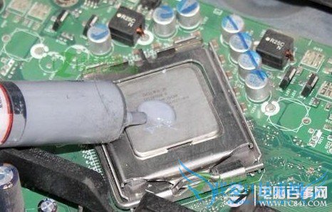 当发现CPU温度过高时候建议重启换CPU散热硅胶