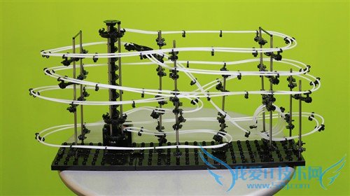 动手又动脑 试玩云霄飞车3级太空轨道