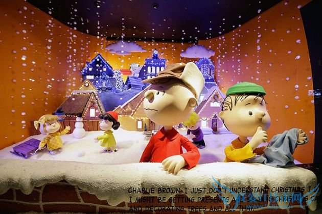 holiday-windows-2015-25