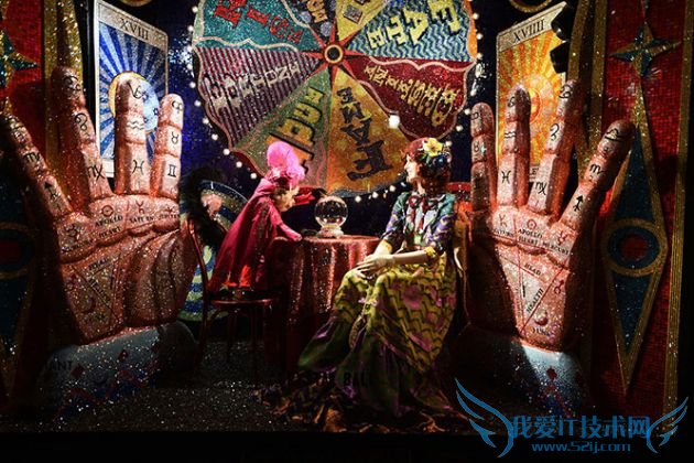 holiday-windows-2015-06