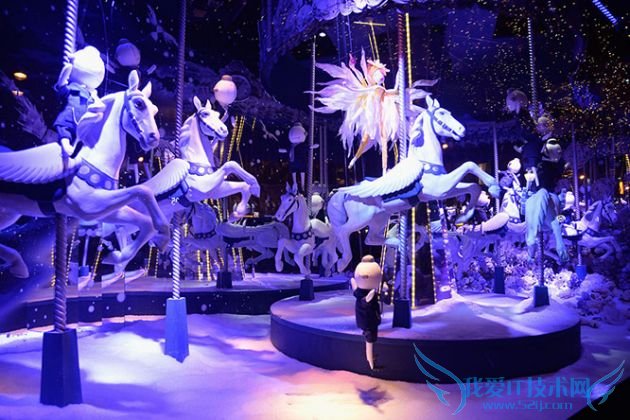 holiday-windows-2015-23