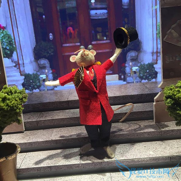 holiday-windows-2015-09