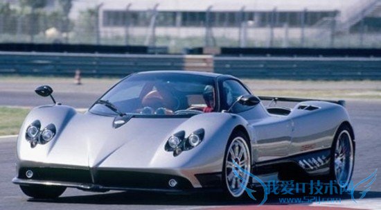 大货追尾奥迪瞬间改撞雪铁龙 网友调侃雪铁龙好惨