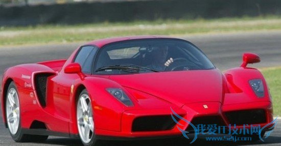 大货追尾奥迪瞬间改撞雪铁龙 网友调侃雪铁龙好惨