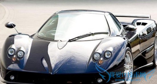 大货追尾奥迪瞬间改撞雪铁龙 网友调侃雪铁龙好惨