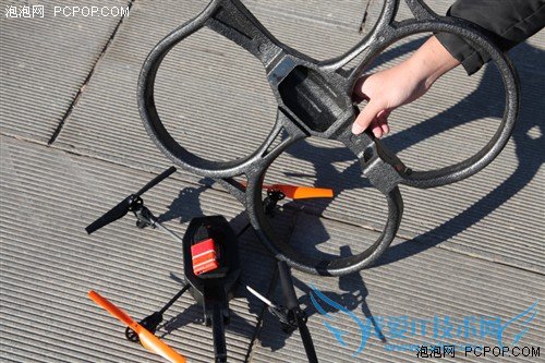 玩的就是优越感!AR.Drone 2.0飞行器评测
