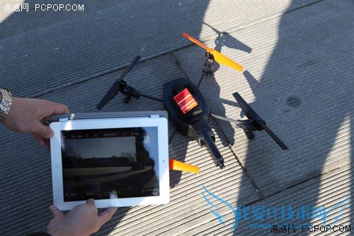 玩的就是优越感!AR.Drone 2.0飞行器评测