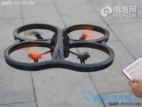 玩的就是优越感!AR.Drone 2.0飞行器评测