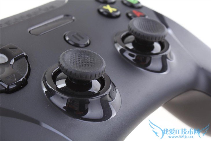 苹果设备专用 Stratus XL游戏手柄评测