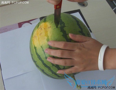 iPhone挑西瓜!夏日实测苹果新奇应用