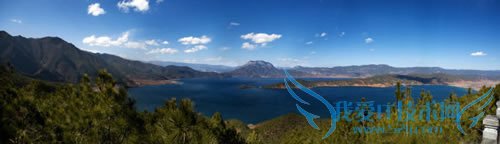 泸沽湖全景