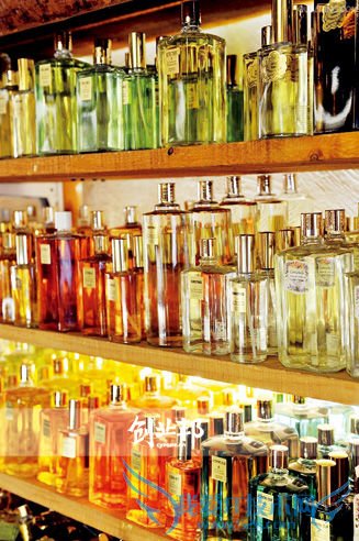 ױƷҵʥػĴͳЩԡڳ¶еʻνƿƿ޹޵ģ ֱһ㣺ȦֿȵĻױƷļң