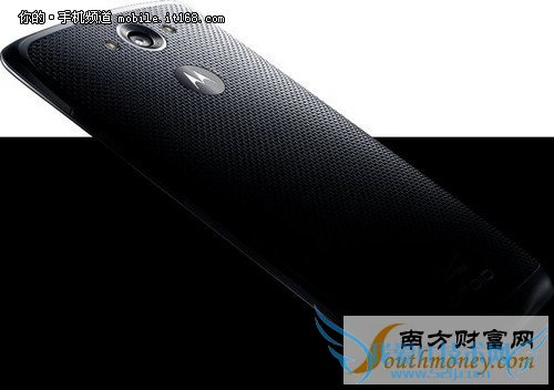 摩托Droid Turbo零售版 售3664元