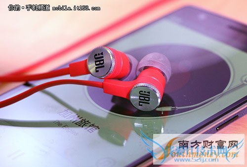 售价2199元 JBL定制版一加手机发布